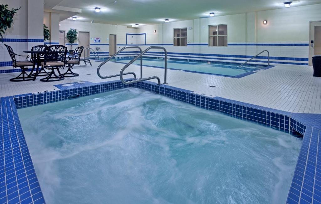 Holiday Inn Hotel and Suites-Kamloops by IHG — 1