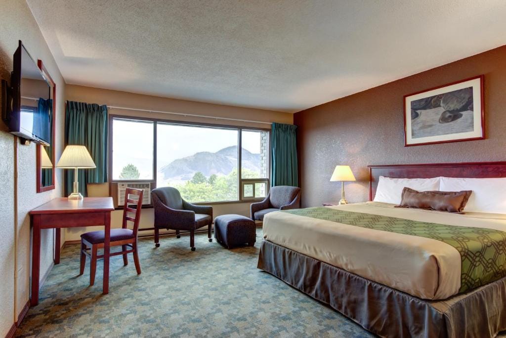 Knights Inn Kamloops — 2