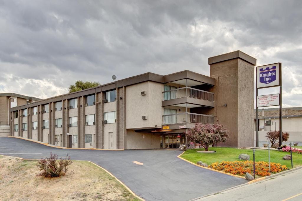 Knights Inn Kamloops — 4