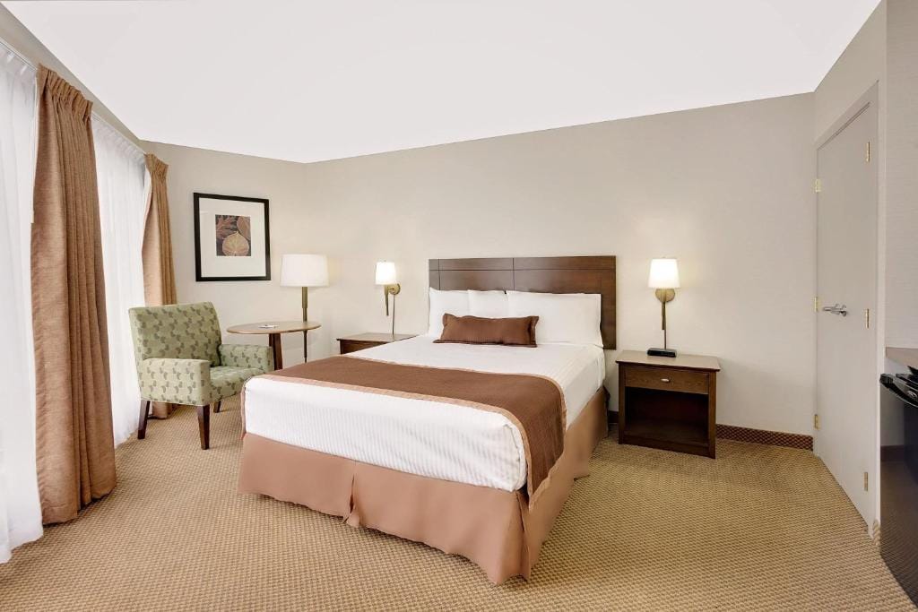 Ramada by Wyndham Kamloops — 2