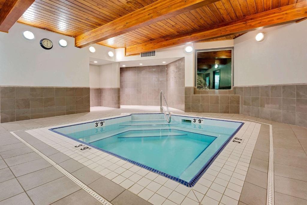 Ramada by Wyndham Kamloops — 4