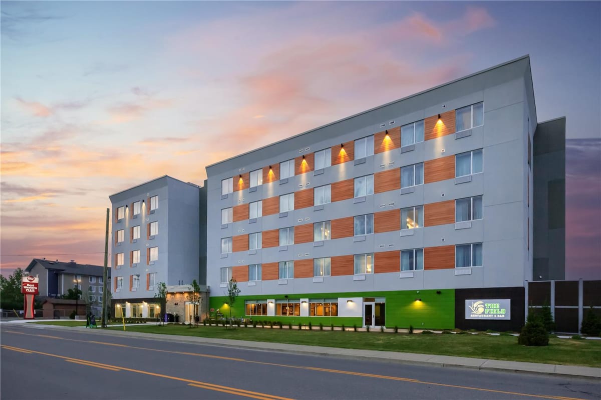Best Western Plus Kawartha Lakes Hotel & Suites — 1