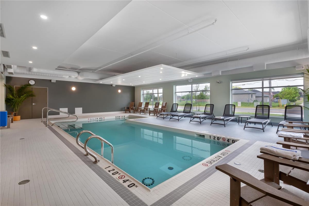 Best Western Plus Kawartha Lakes Hotel & Suites — 3