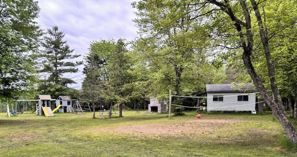 Lakefront Hideaway Resort — 1