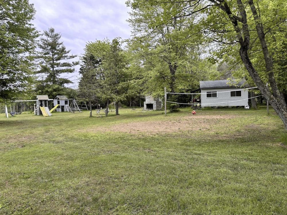 Lakefront Hideaway Resort — 2