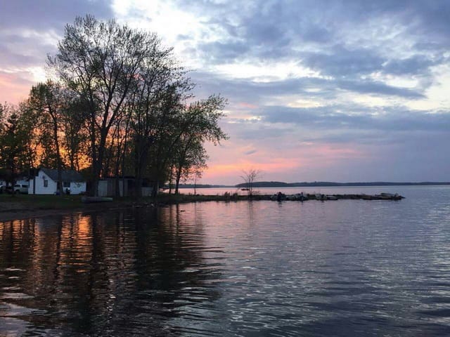 Poplar Grove Camp: Lakefront Cottage & Resort — 1