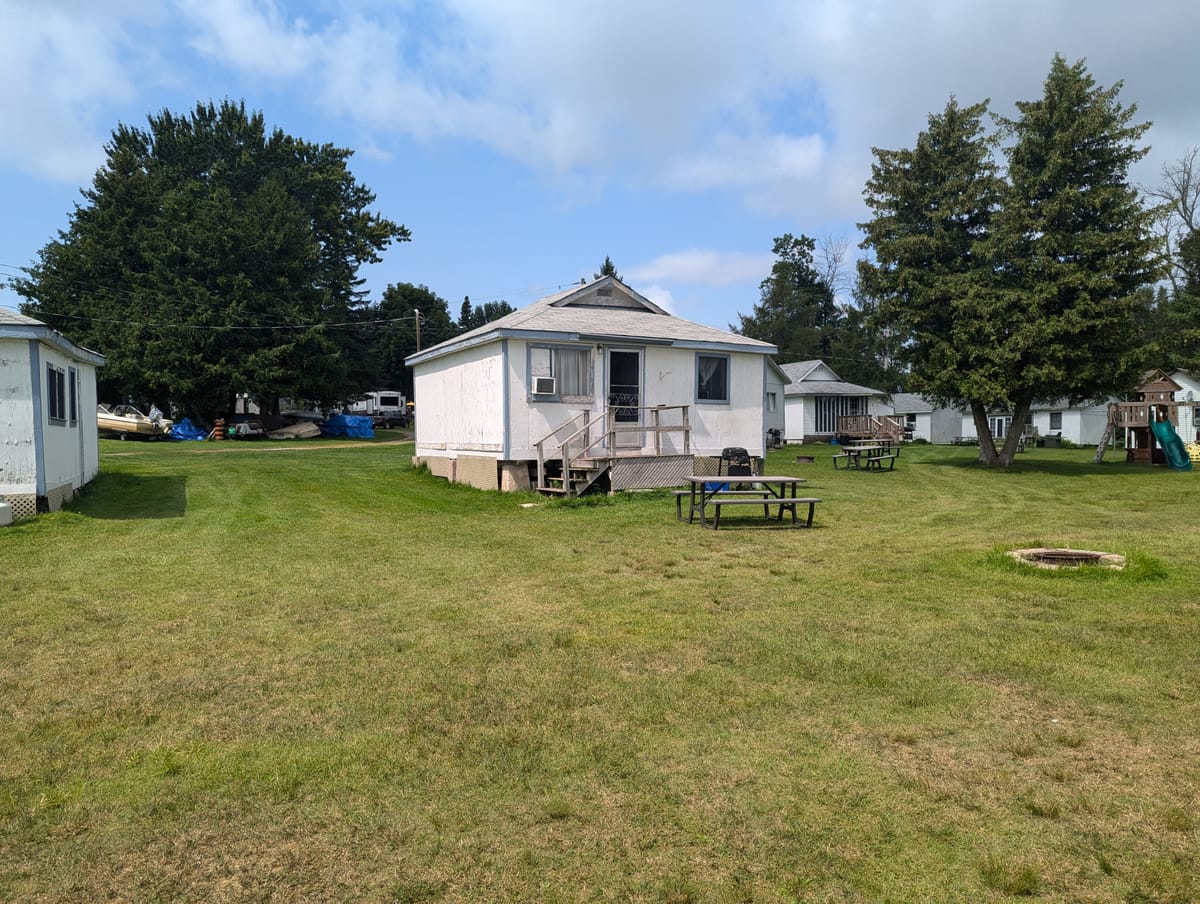 Poplar Grove Camp: Lakefront Cottage & Resort — 5