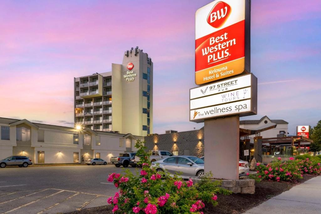 Best Western Plus Kelowna Hotel & Suites — 1
