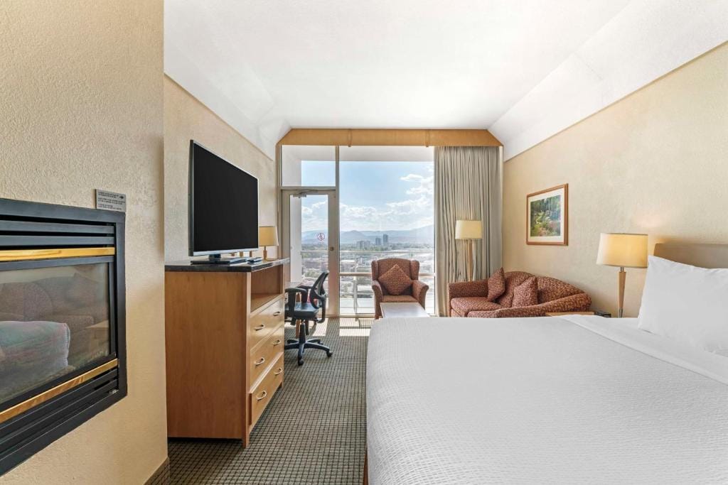 Best Western Plus Kelowna Hotel & Suites — 5