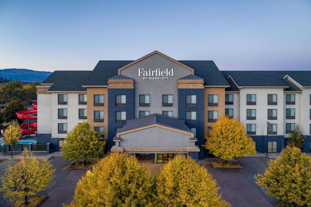 Fairfield Inn & Suites by Marriott Kelowna — 1