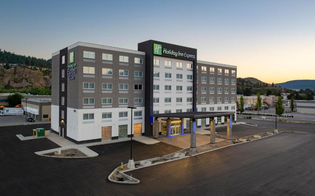 Holiday Inn Express & Suites Kelowna - East by IHG — 1