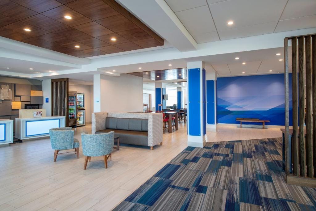 Holiday Inn Express & Suites Kelowna - East by IHG — 5
