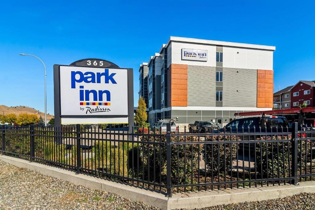 Park Inn by Radisson, Kelowna — 5