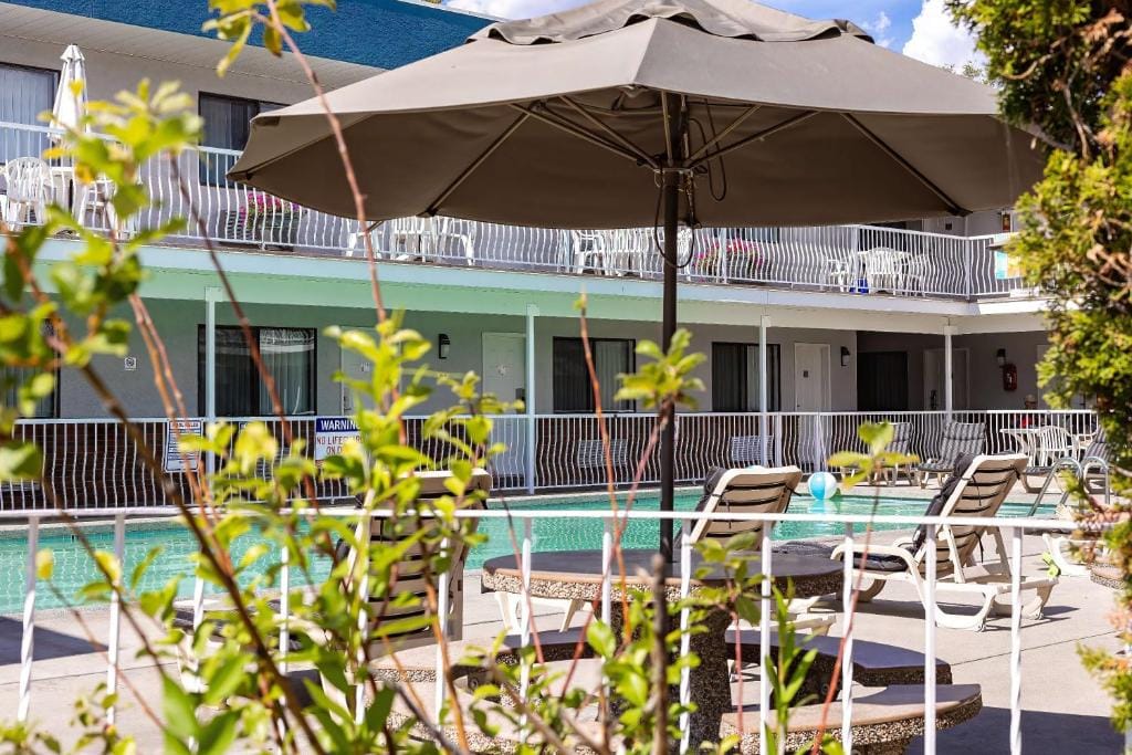 Siesta Suites — 1