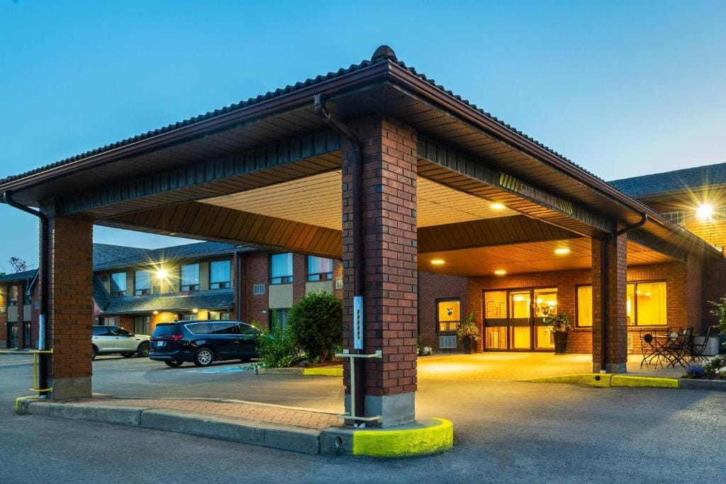 Comfort Inn Kingston - Highway 401 — 2