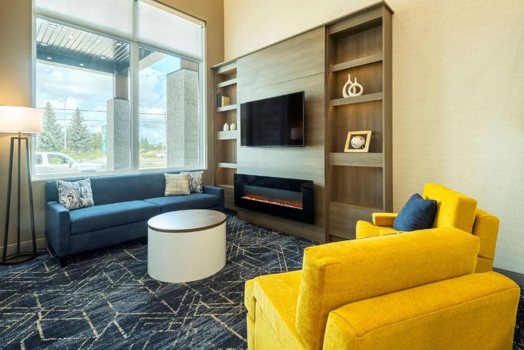 Comfort Inn & Suites — 5