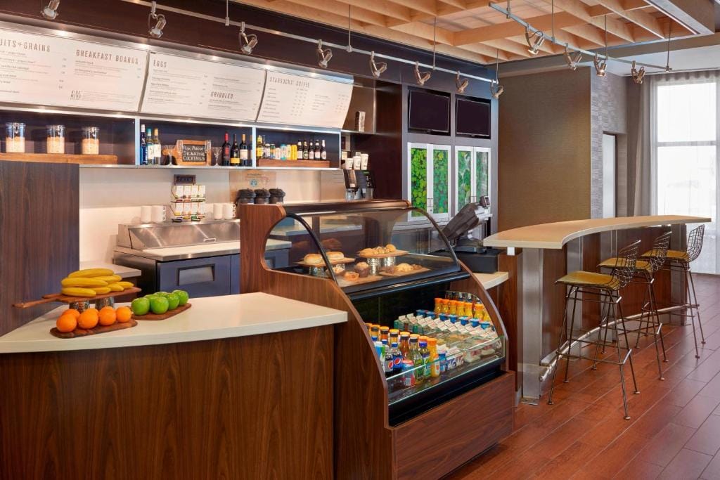 Courtyard by Marriott Kingston Highway 401 — 5