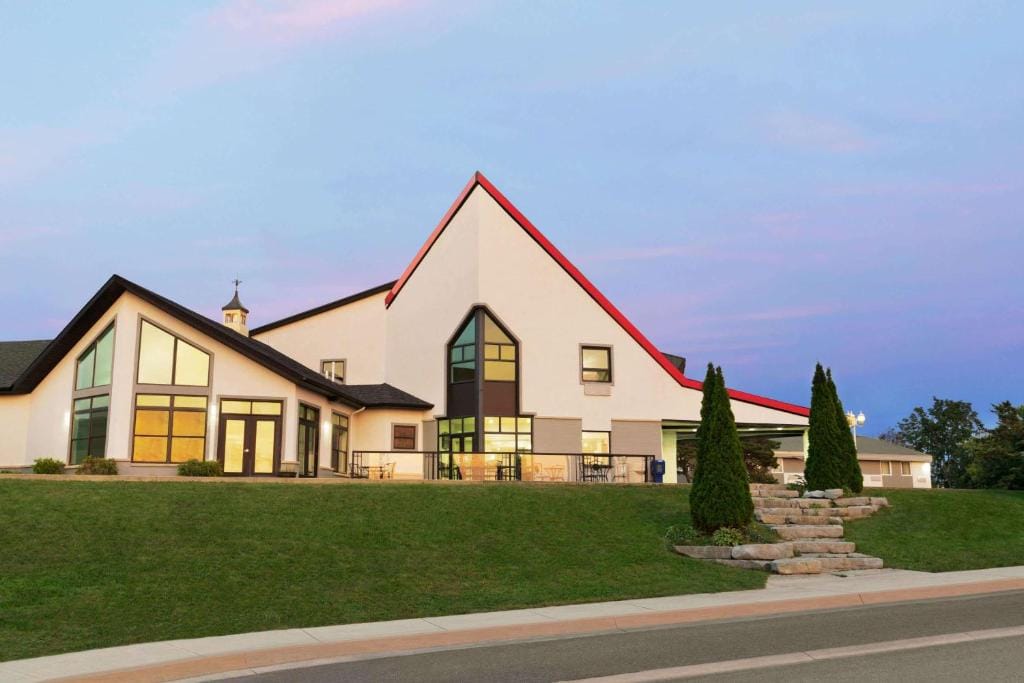 Days Inn by Wyndham Kingston — 1