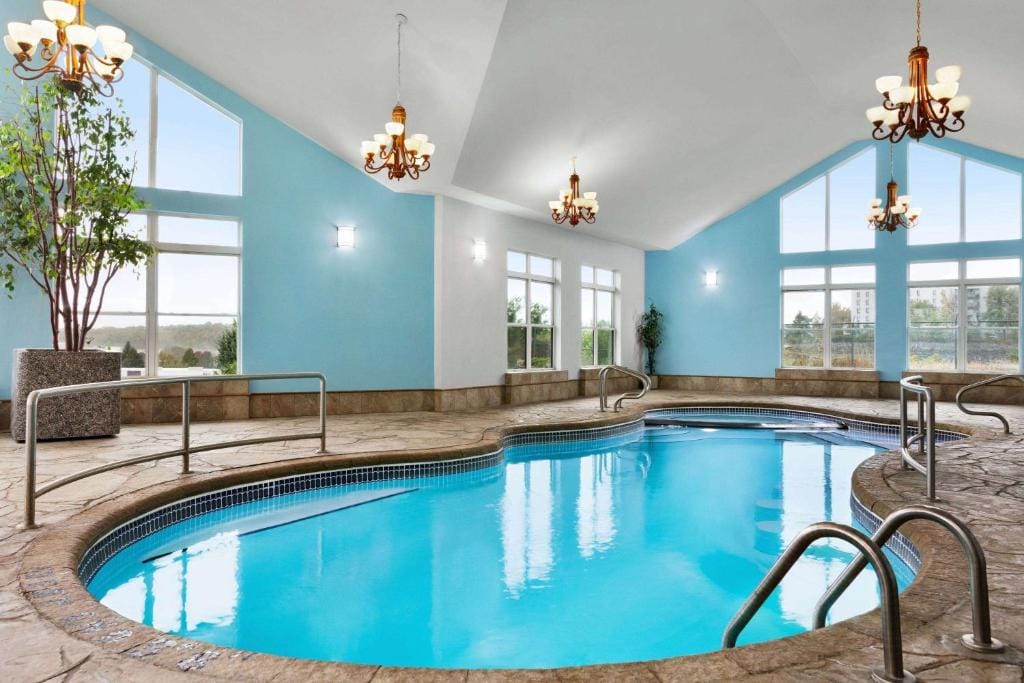 Days Inn by Wyndham Kingston — 4