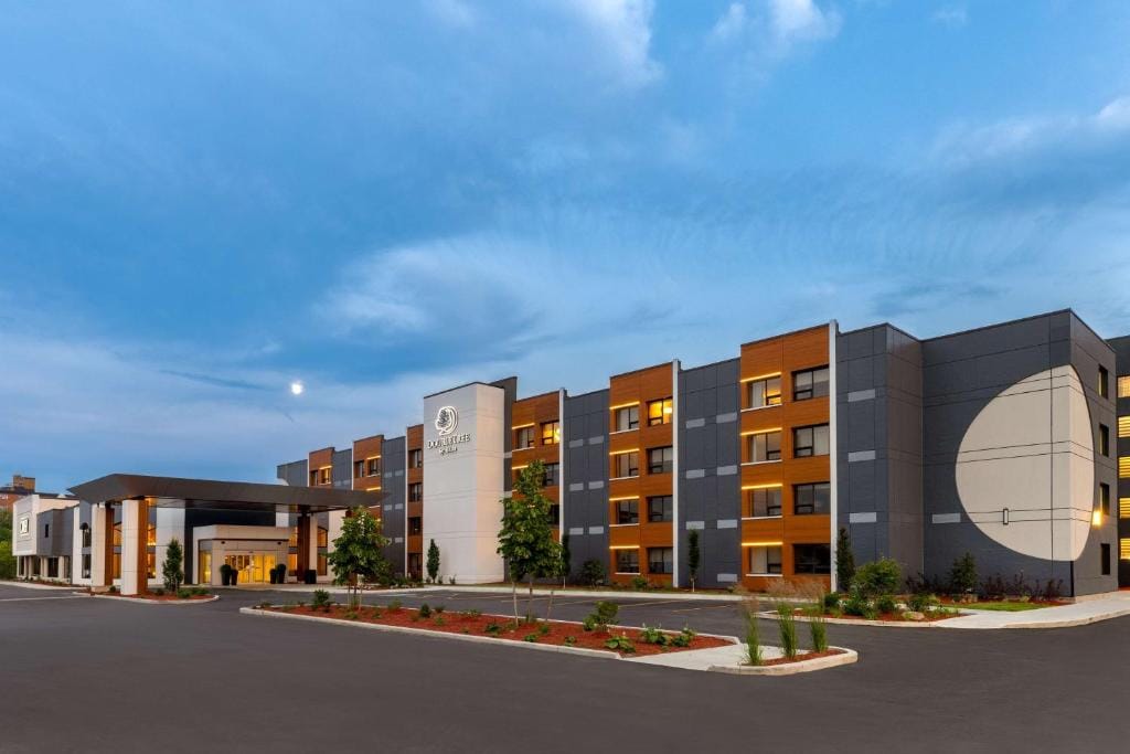 DoubleTree by Hilton Kingston - Newly Renovated — 5