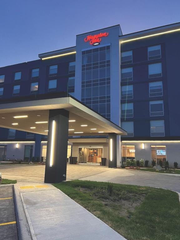 Hampton Inn By Hilton Kingston — 1
