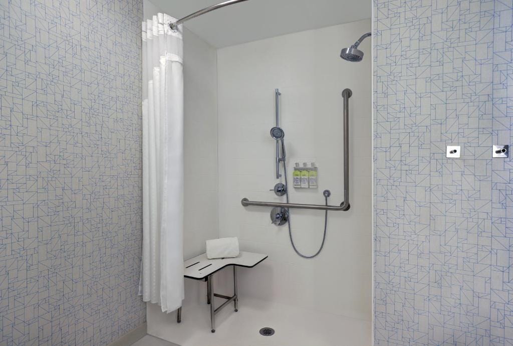 Holiday Inn Express - Kingston West by IHG — 3