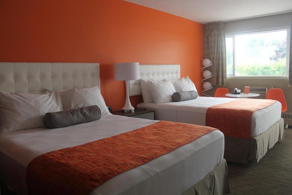Howard Johnson Inn by Wyndham Kingston — 2
