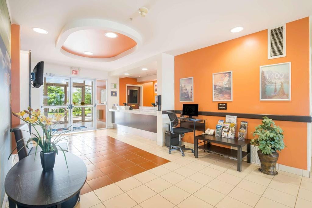 Motel 6-Kingston, ON — 5