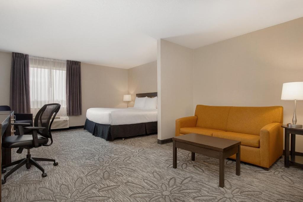Quality Inn & Suites Kingston — 2