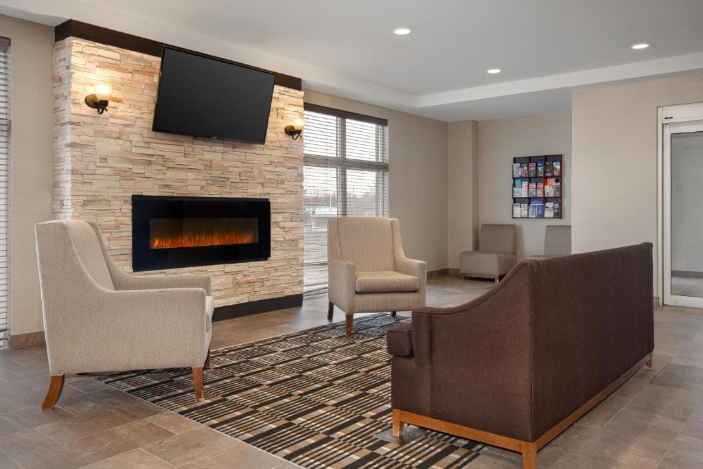Quality Inn & Suites Kingston — 5