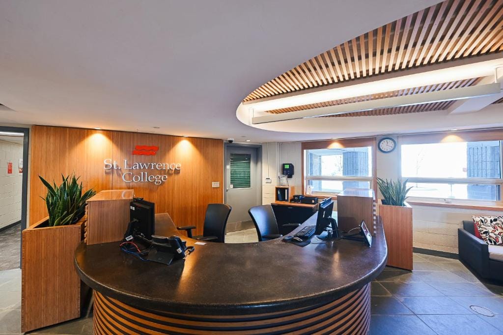 Residence & Conference Centre - Kingston — 3