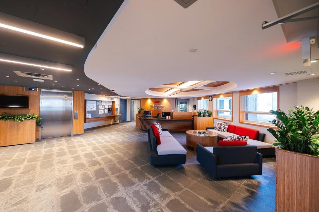 Residence & Conference Centre - Kingston — 4