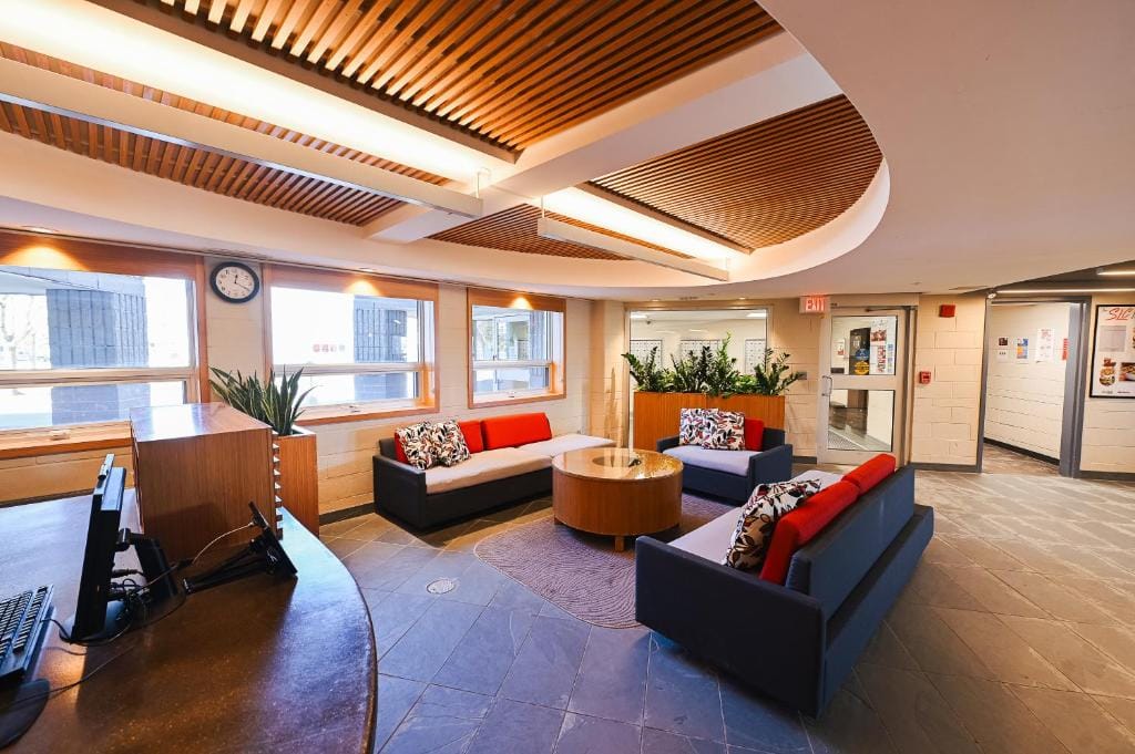 Residence & Conference Centre - Kingston — 5