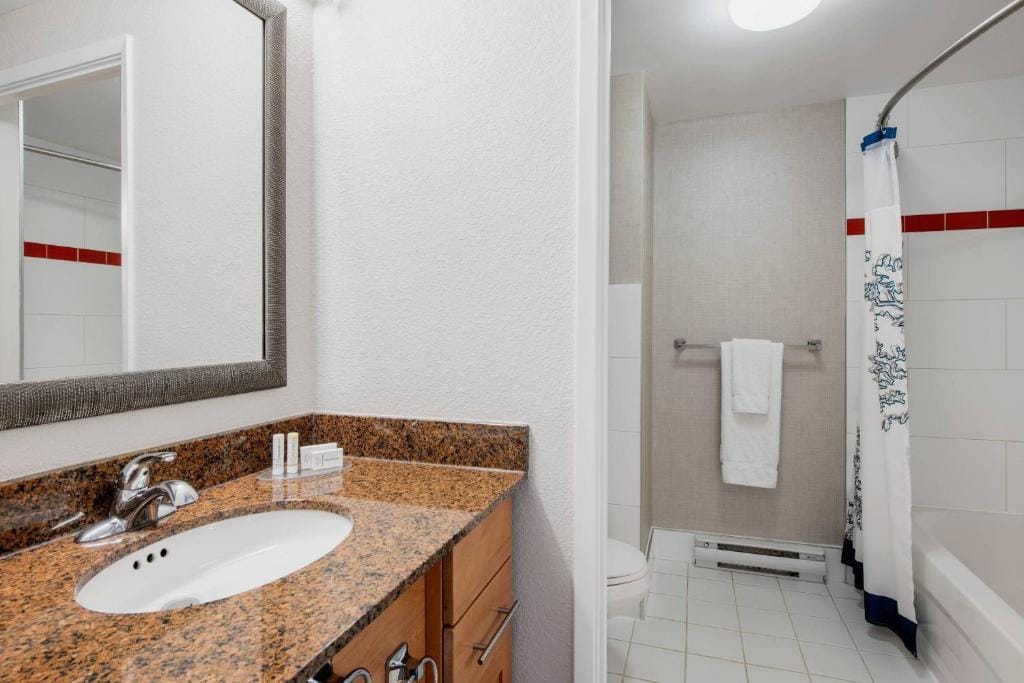 Residence Inn by Marriott Kingston Water's Edge — 3
