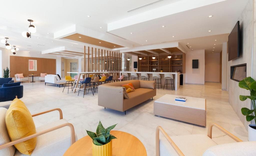 Strata Hotel — 5