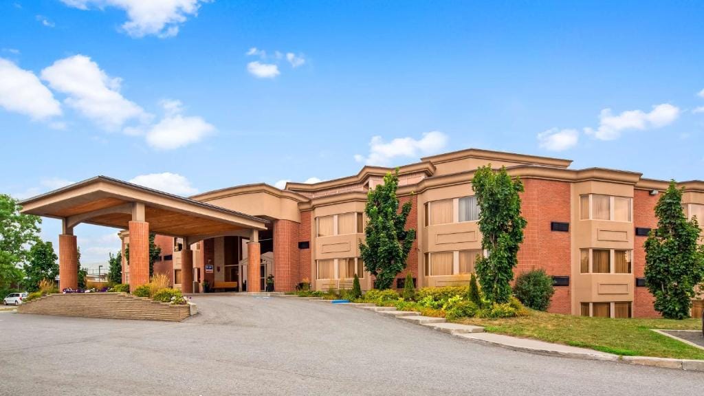 Best Western Laval-Montreal & Conference Centre — 1