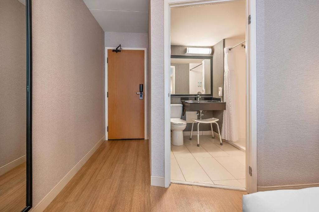 Comfort Inn — 3
