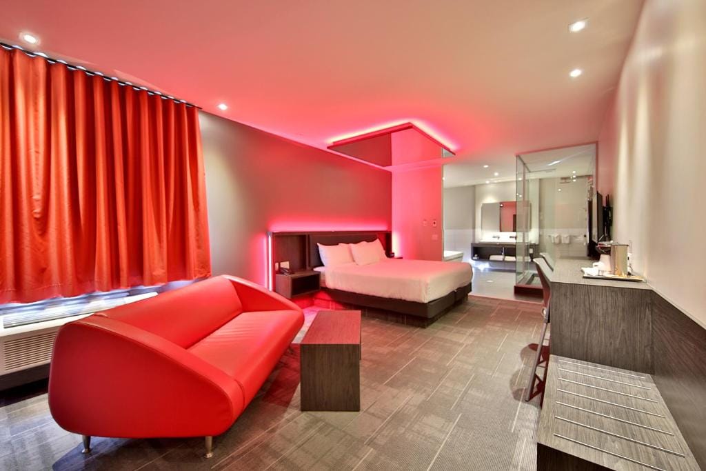 Hôtel Ô Laval — 1