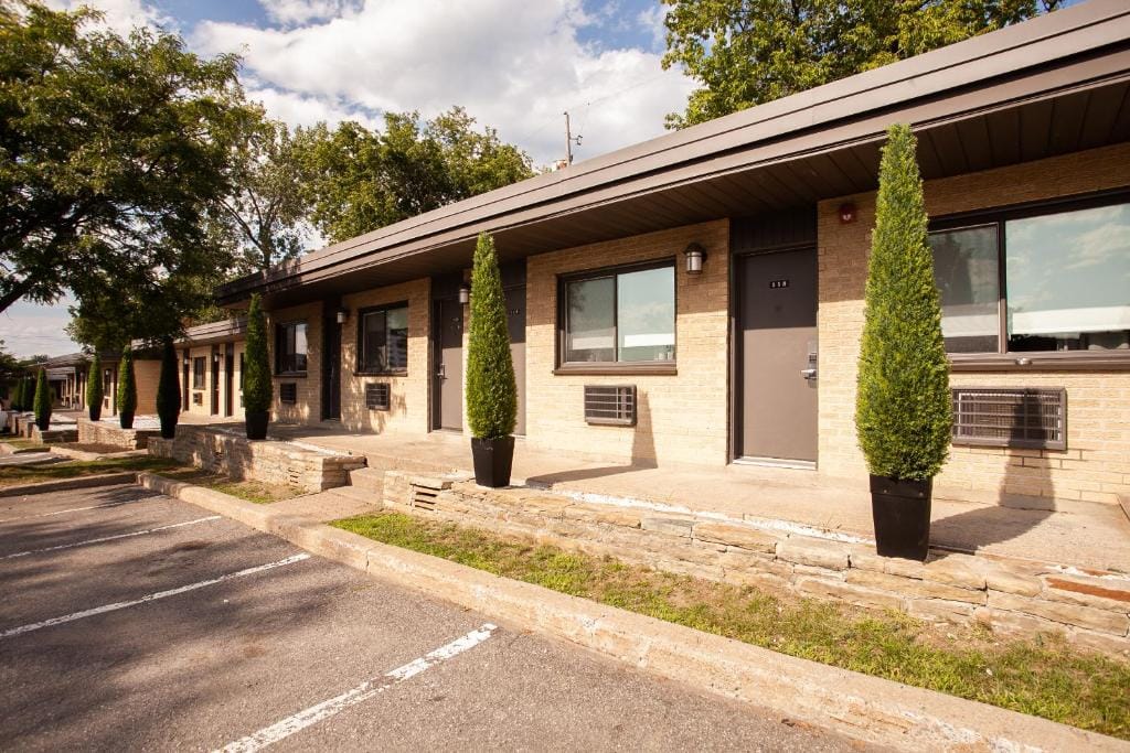 Motel Newstar Laval — 4