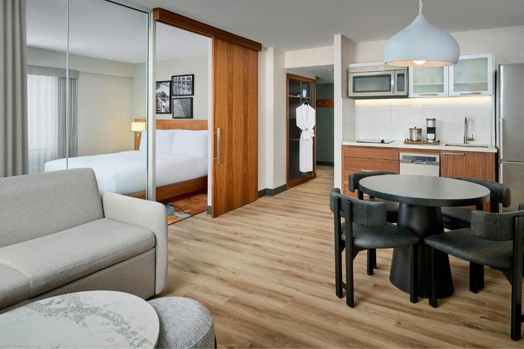Ômage Hotel, Montreal Laval, a Tribute Portfolio Hotel — 5