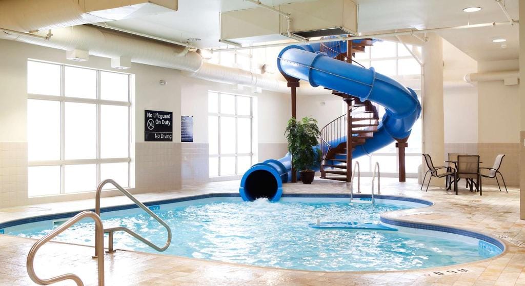 Hampton Inn & Suites by Hilton Lethbridge — 4