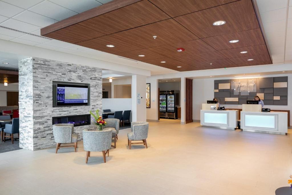 Holiday Inn Express - Lethbridge Southeast by IHG — 5