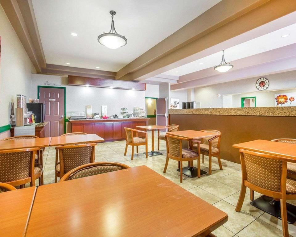 Quality Inn & Suites — 4