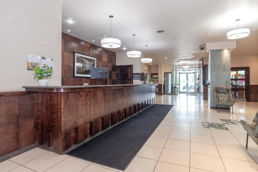 Sandman Hotel Lethbridge — 3