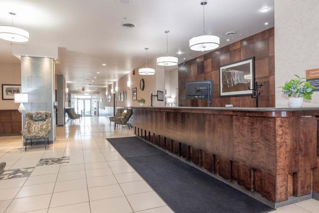 Sandman Hotel Lethbridge — 5