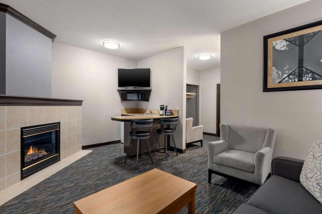 Wingate by Wyndham Lethbridge — 3