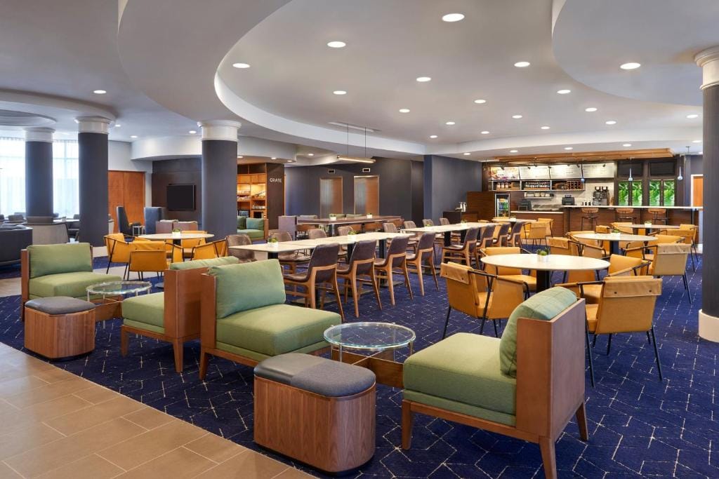Courtyard by Marriott Toronto Markham — 1