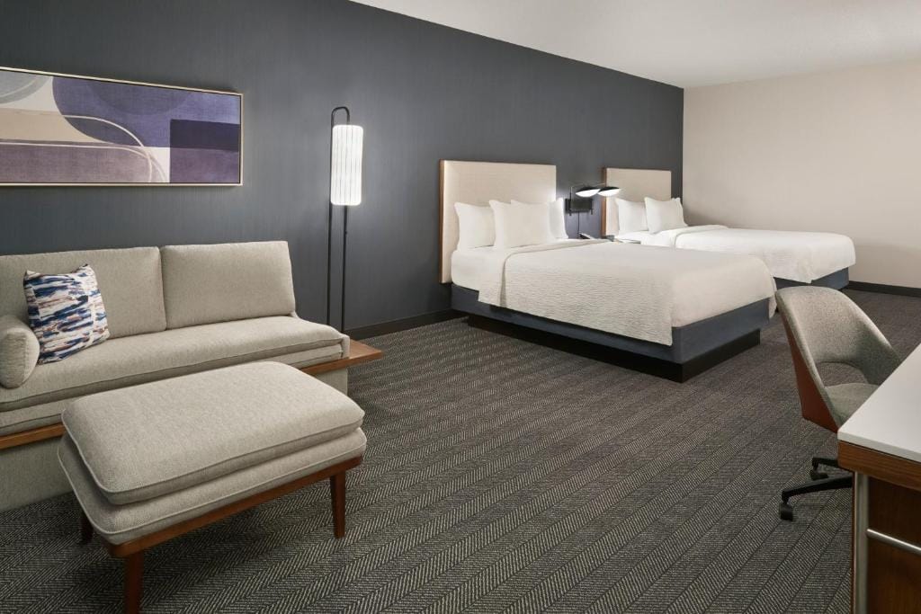 Courtyard by Marriott Toronto Markham — 2