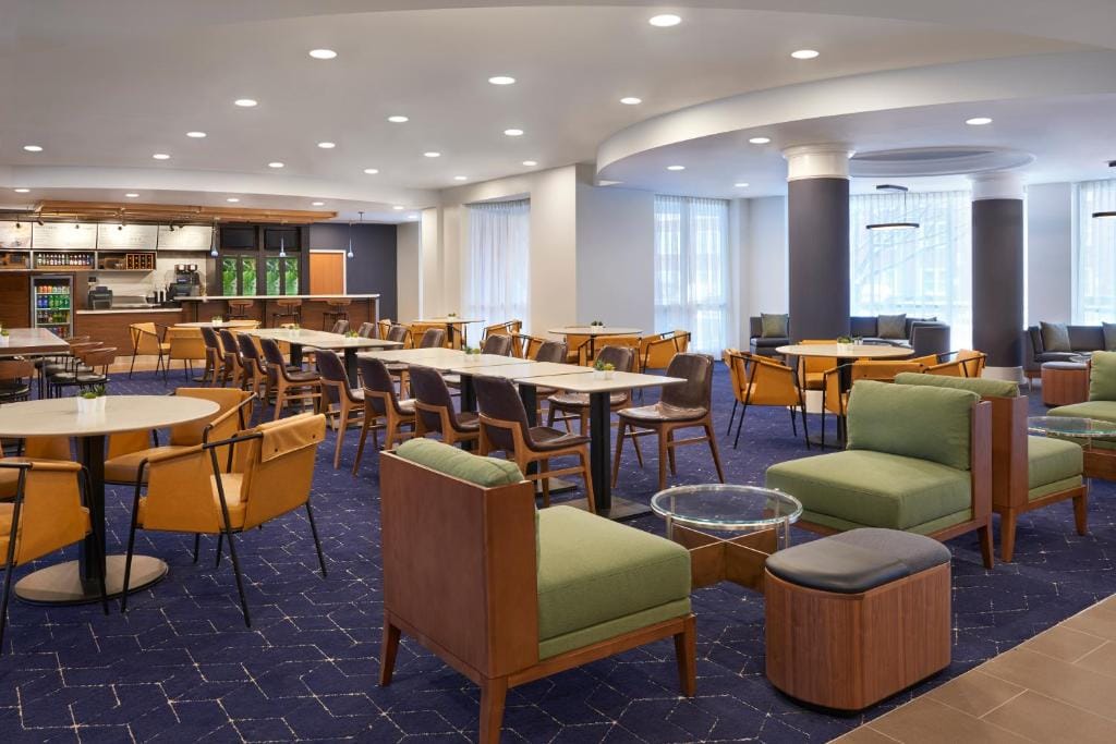 Courtyard by Marriott Toronto Markham — 5