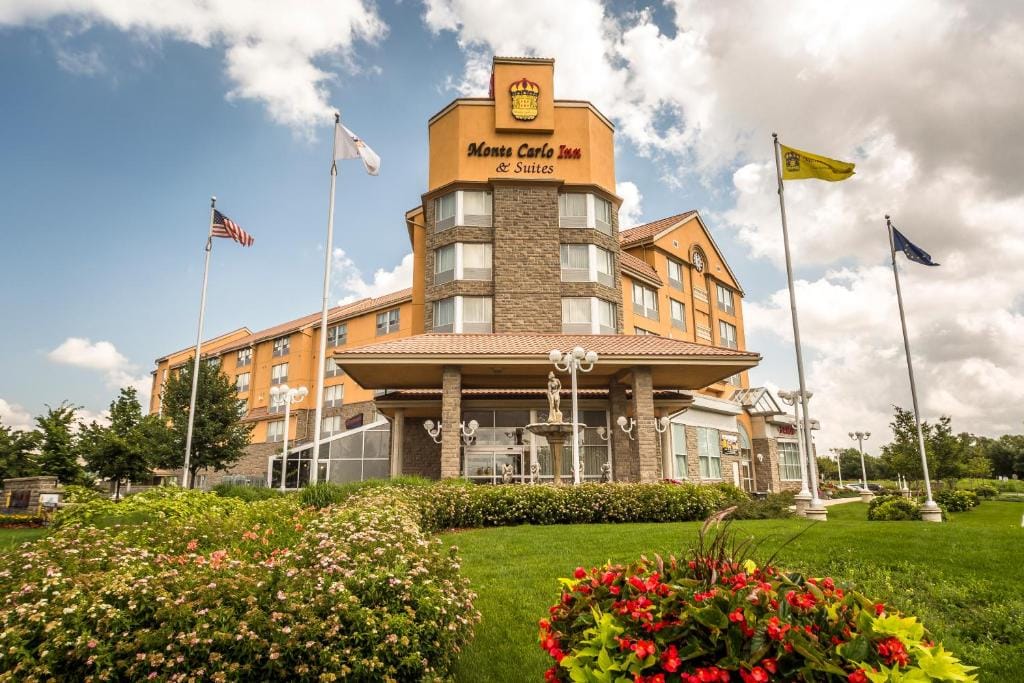 Monte Carlo Inn & Suites Downtown Markham — 1